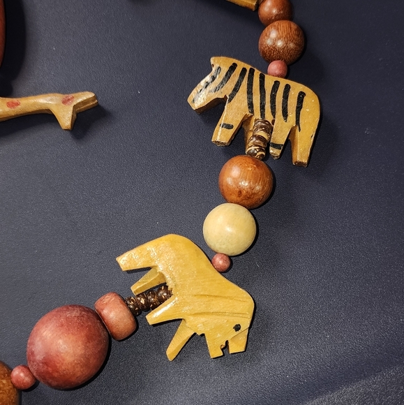 VINTAGE Rare 80s Boho Safari Wooden Animal Chunky Necklace - Picture 9 of 13